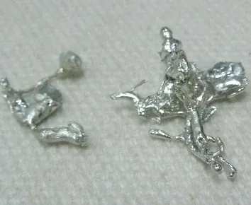 Solder residues used as a foreign-object hazard example in the packaging training material