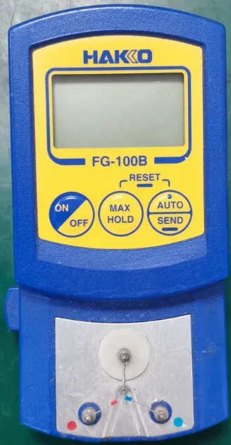 Soldering-iron temperature tester with its measurement sensor