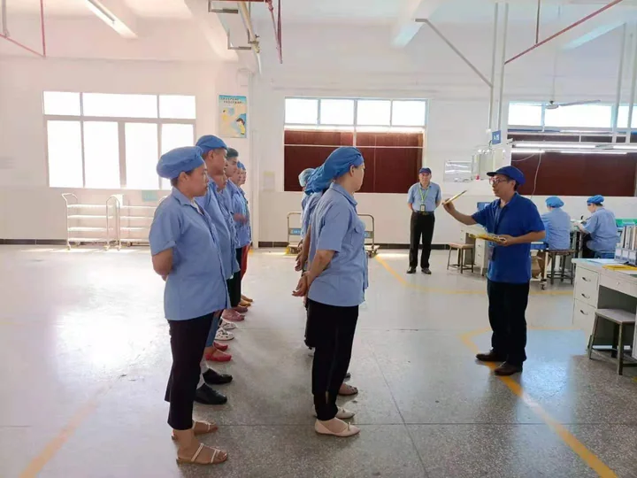 Employee learning session — photograph 10