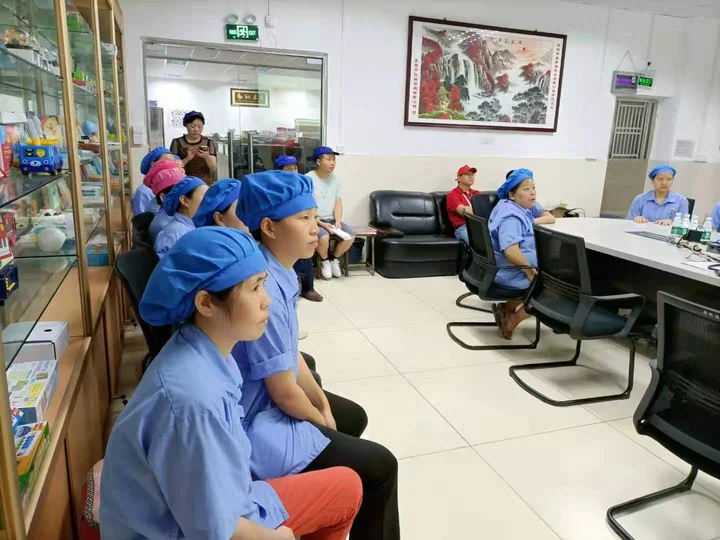 Employee learning session — photograph 5