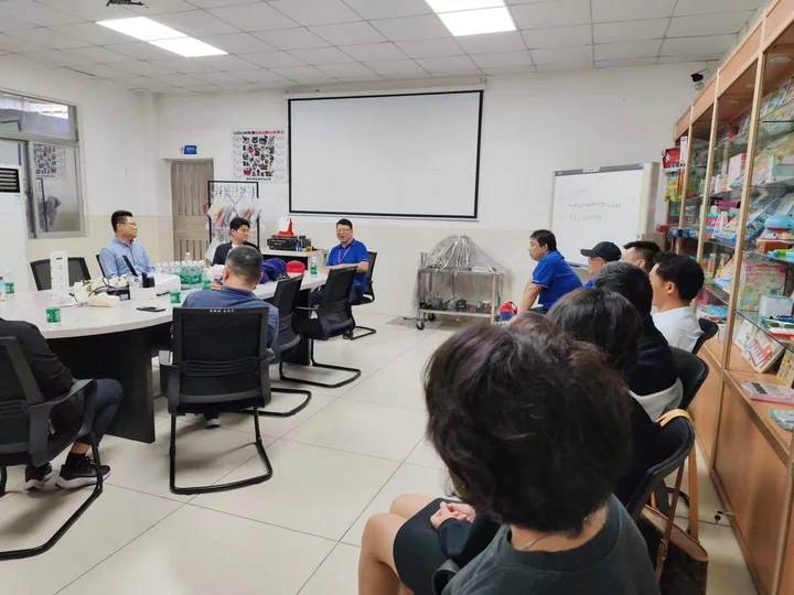 Customer factory visit — photograph 3