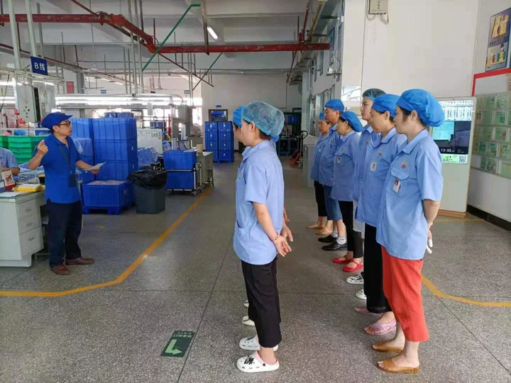 Employee learning session — photograph 11