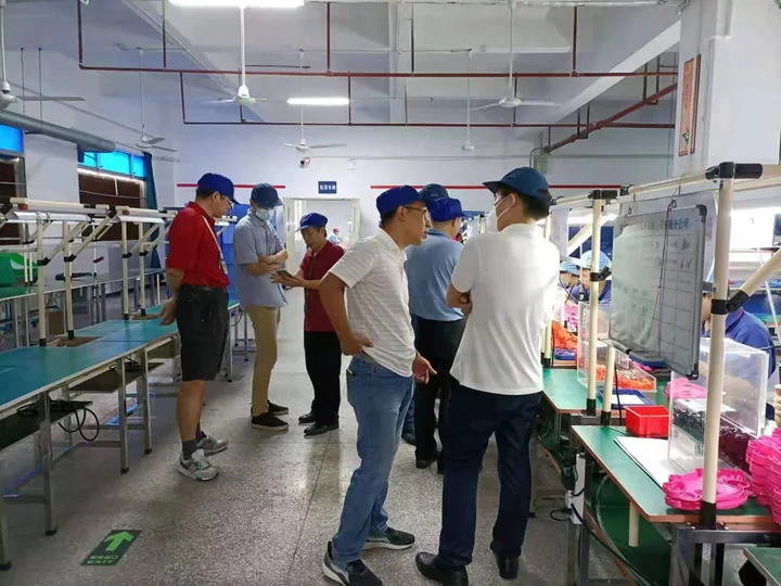 Factory walkthrough and discussion — photograph 3