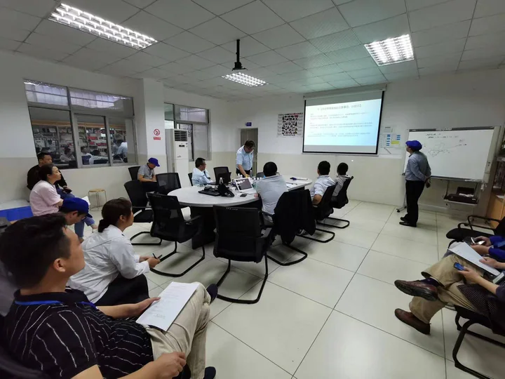 Peer workstation review in September 2021 — photograph 6