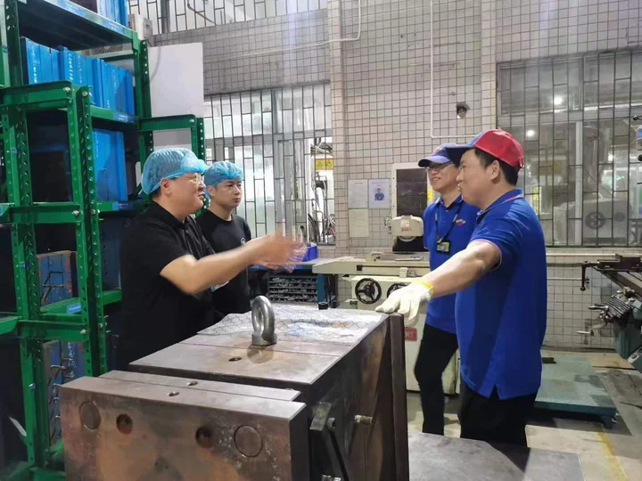 Manufacturing visitor walkthrough — photograph 8